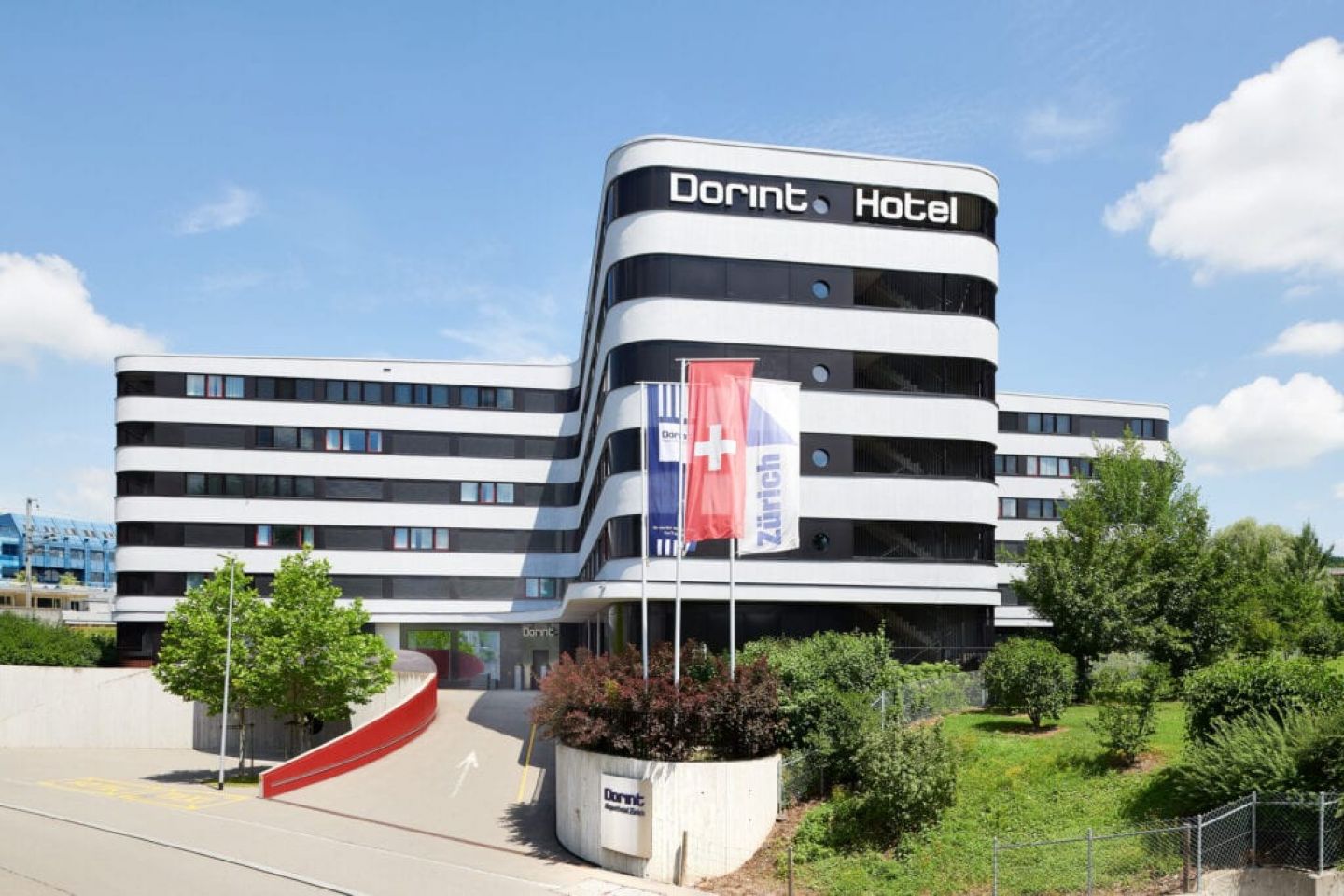 <p>Dorint Airport-Hotel Zürich - Aussenansicht - MICE Service Group</p>