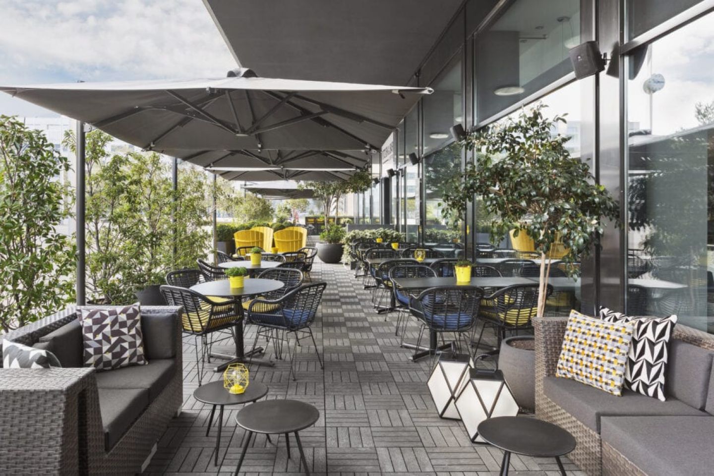 <p>Courtyard by Marriott Zurich North - Gartenterrasse - MICE Service Group</p>
